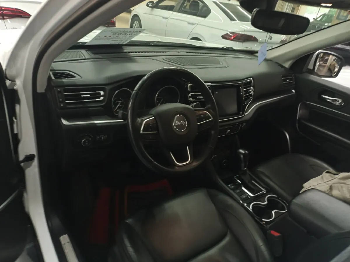 2018 Jeep Commander 2.0T 265HP L4 9AT,autocango,china used car exporter,china ev exporter,chinese used car exporter,chinese used ev exporter