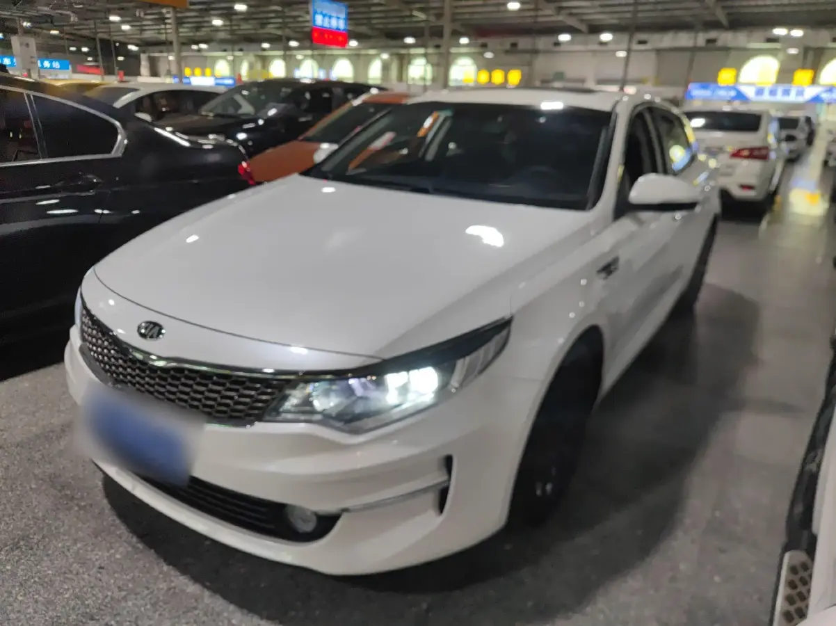 2016 Kia K5 2.0L 161HP L4 6AT