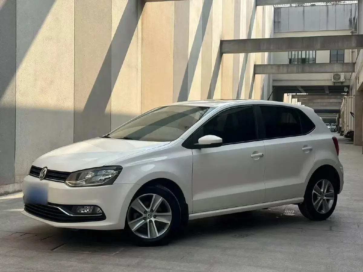 2016 Volkswagen Polo 1.6L 110HP L4 6AT