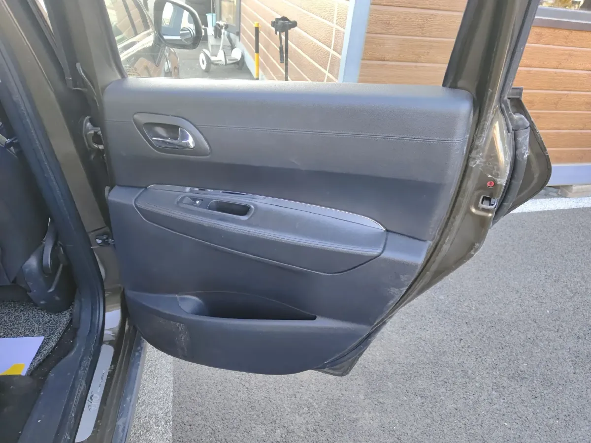 2013 Peugeot 3008 1.6T 163HP L4 6AT,autocango,china used car exporter,china ev exporter,chinese used car exporter,chinese used ev exporter