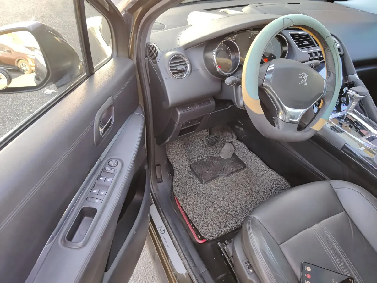 2013 Peugeot 3008 1.6T 163HP L4 6AT,autocango,china used car exporter,china ev exporter,chinese used car exporter,chinese used ev exporter
