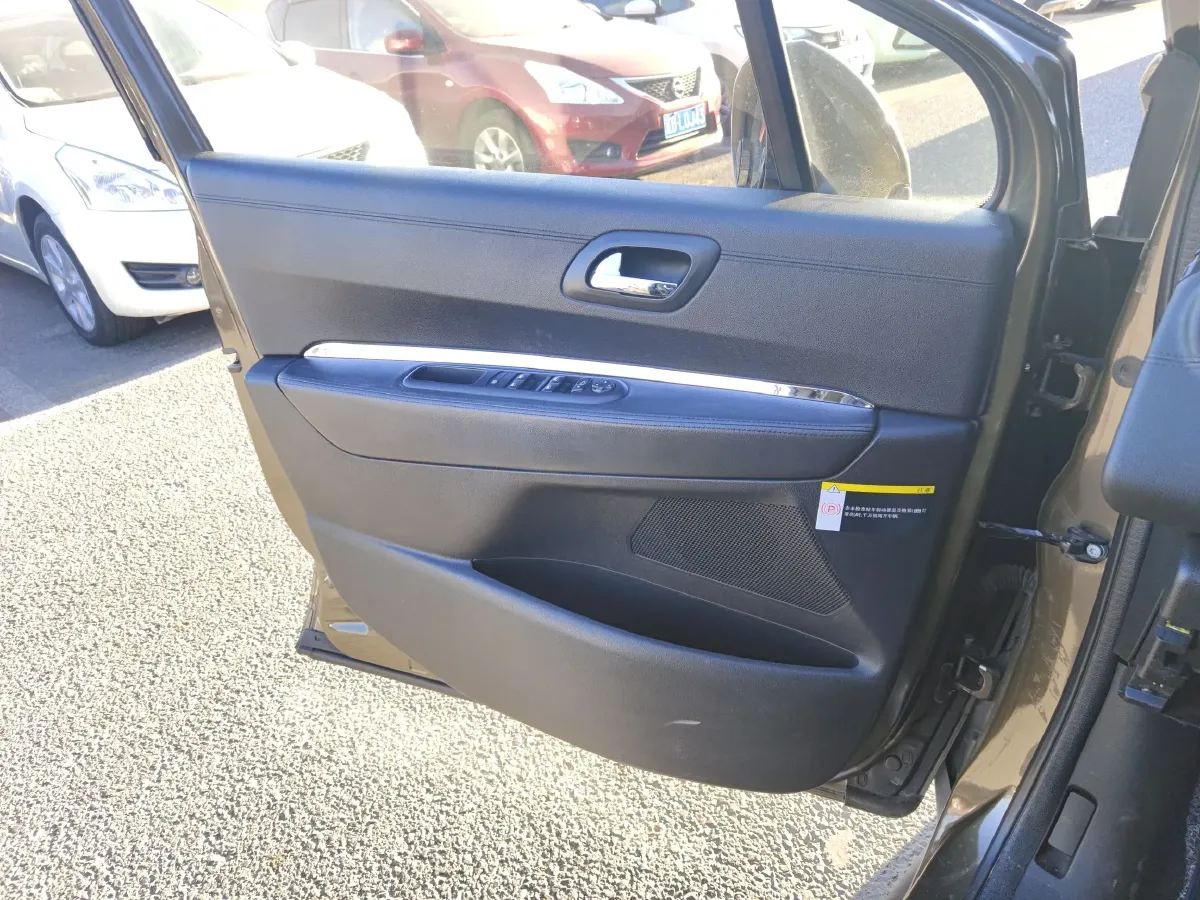 2013 Peugeot 3008 1.6T 163HP L4 6AT,autocango,china used car exporter,china ev exporter,chinese used car exporter,chinese used ev exporter