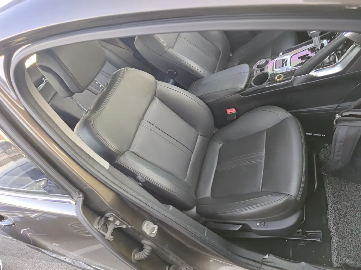 2013 Peugeot 3008 1.6T 163HP L4 6AT,autocango,china used car exporter,china ev exporter,chinese used car exporter,chinese used ev exporter