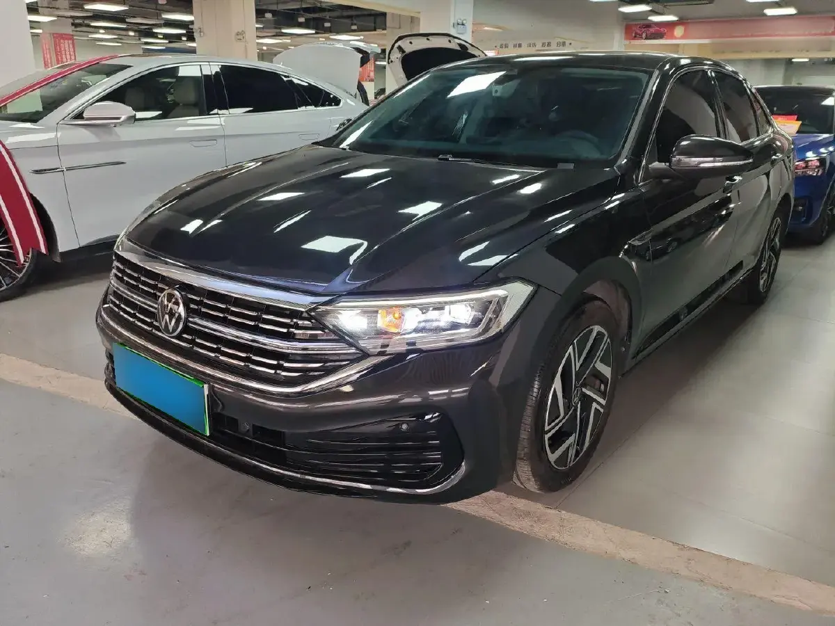 2023 Volkswagen Sagitar 1.5T 160HP L4 7DCT