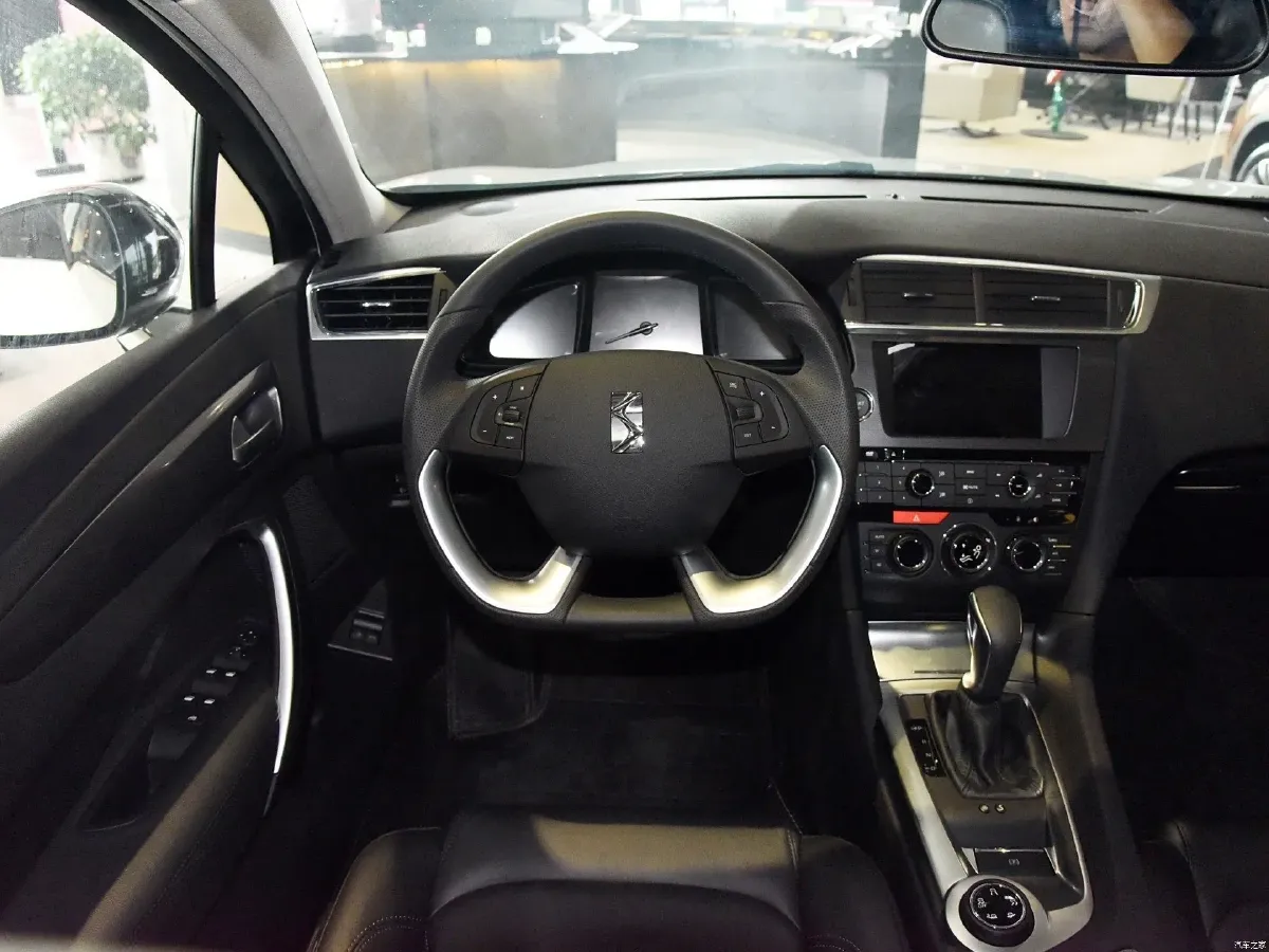 2014 DS 6 1.6T 167HP L4 6AT,autocango,china used car exporter,china ev exporter,chinese used car exporter,chinese used ev exporter