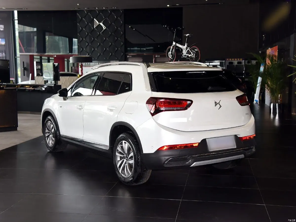 2014 DS 6 1.6T 167HP L4 6AT,autocango,china used car exporter,china ev exporter,chinese used car exporter,chinese used ev exporter