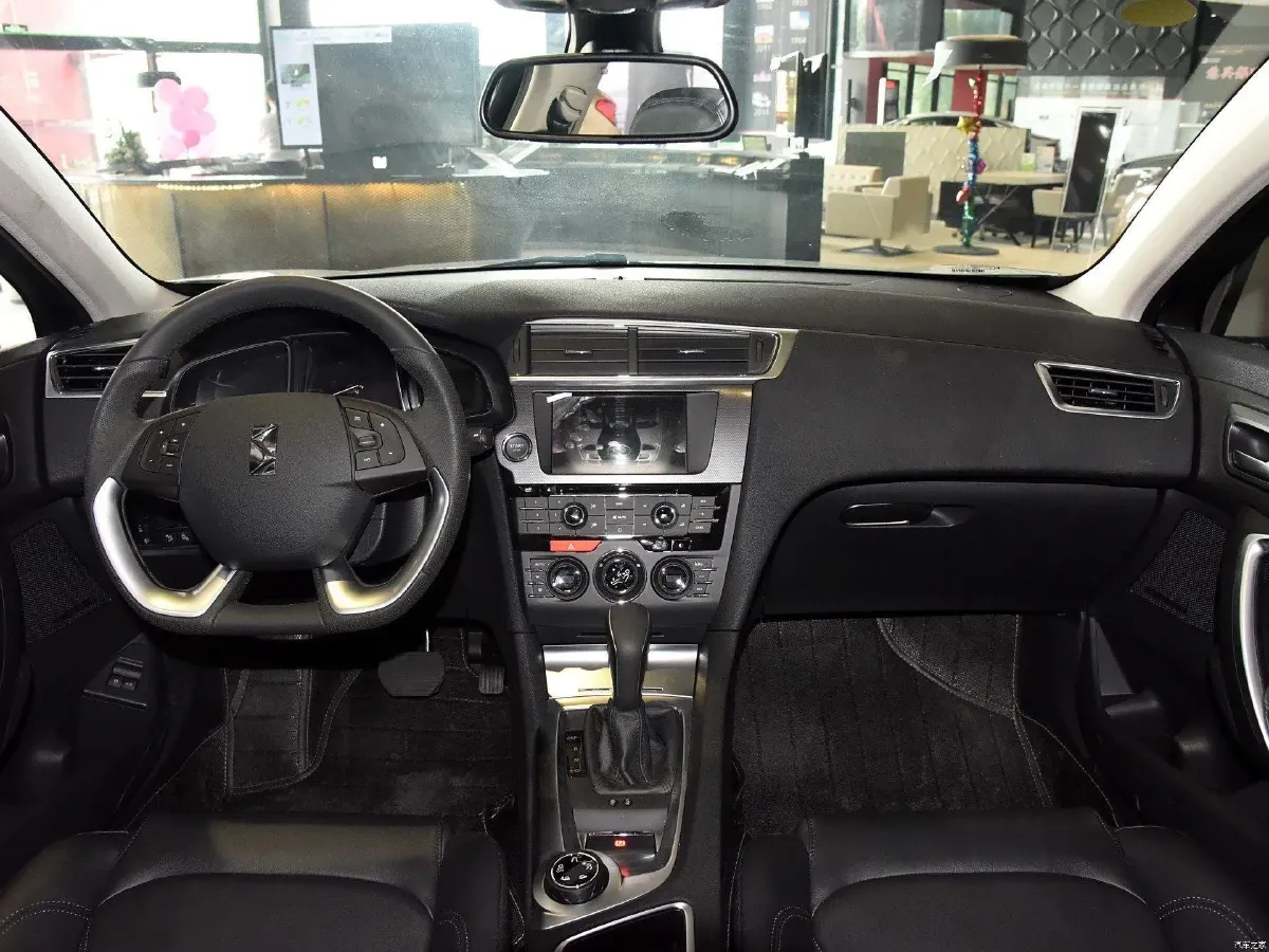 2014 DS 6 1.6T 167HP L4 6AT,autocango,china used car exporter,china ev exporter,chinese used car exporter,chinese used ev exporter