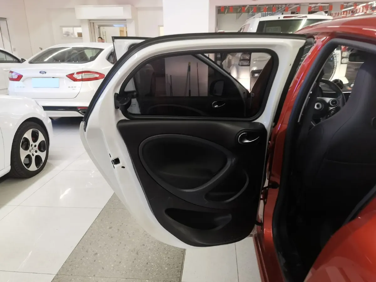 2016 Smart smart forfour 0.9T 90HP L3 6DCT,autocango,china used car exporter,china ev exporter,chinese used car exporter,chinese used ev exporter