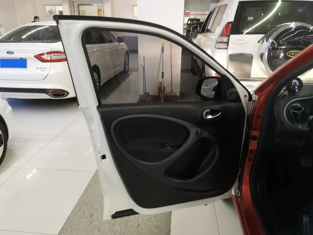 2016 Smart smart forfour 0.9T 90HP L3 6DCT,autocango,china used car exporter,china ev exporter,chinese used car exporter,chinese used ev exporter