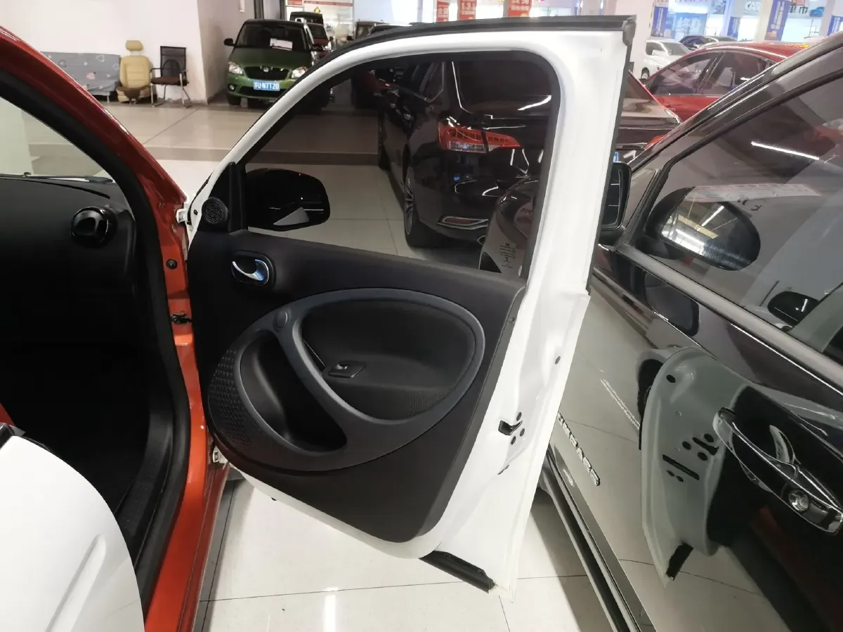 2016 Smart smart forfour 0.9T 90HP L3 6DCT,autocango,china used car exporter,china ev exporter,chinese used car exporter,chinese used ev exporter