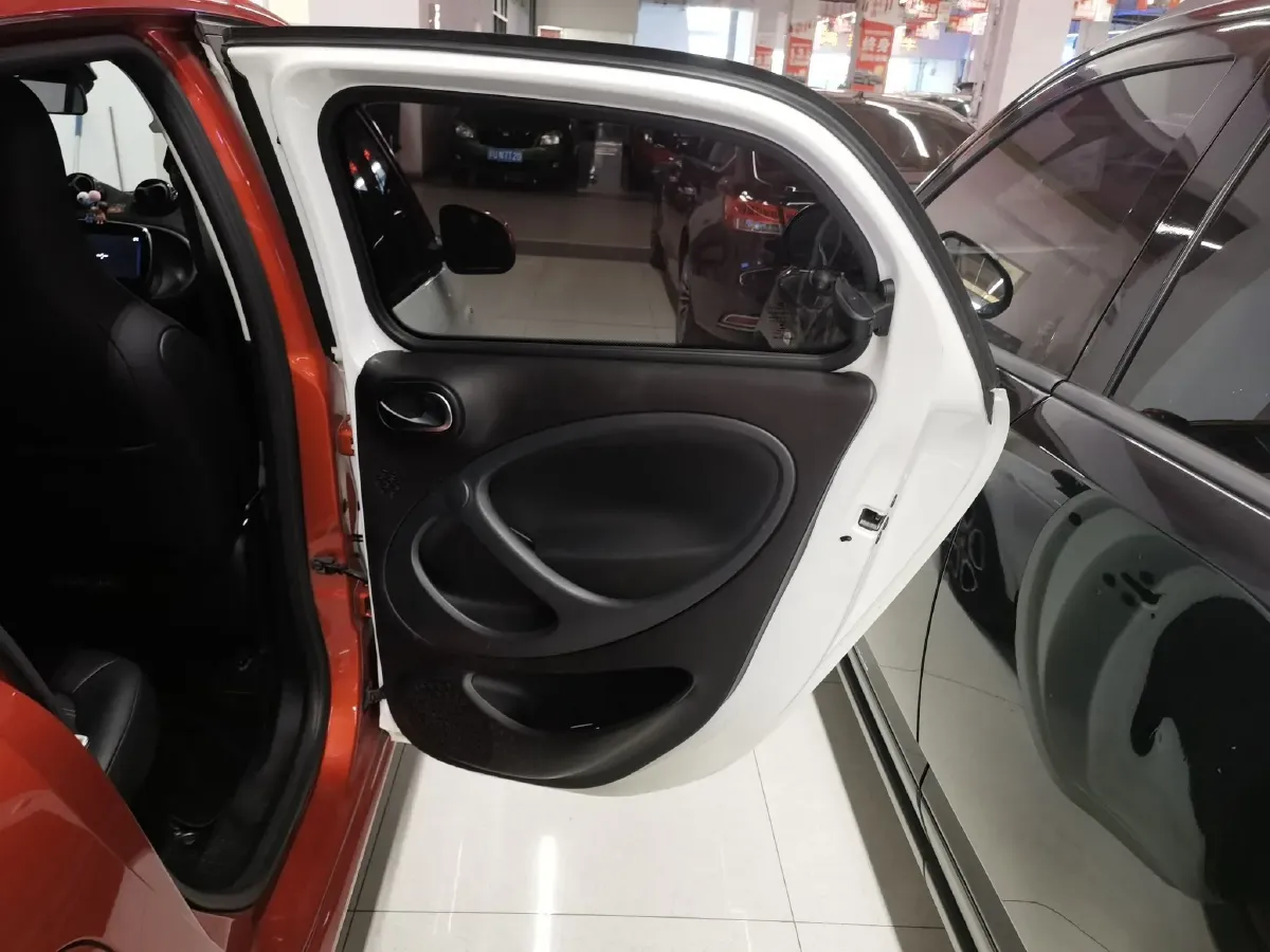 2016 Smart smart forfour 0.9T 90HP L3 6DCT,autocango,china used car exporter,china ev exporter,chinese used car exporter,chinese used ev exporter