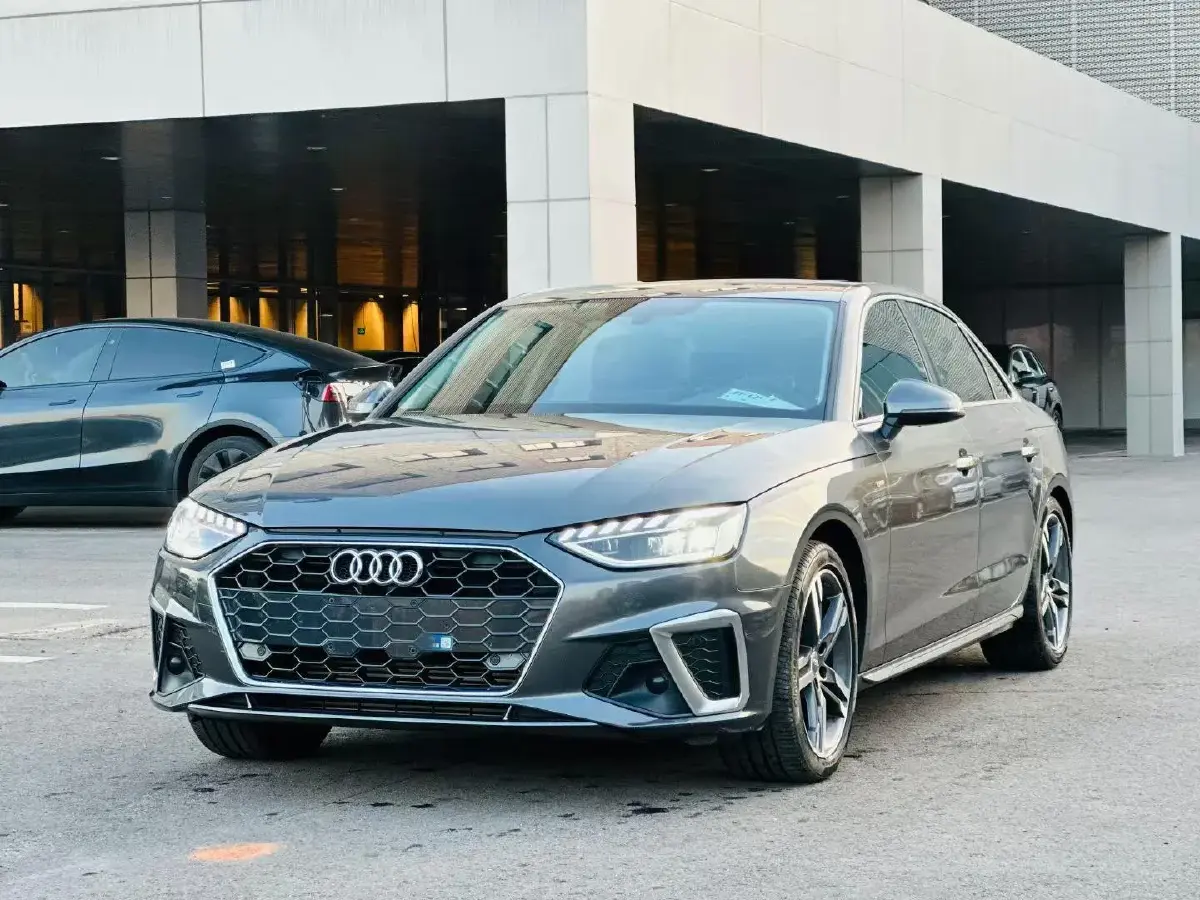 2021 Audi A4L 2.0T 190HP L4 7DCT