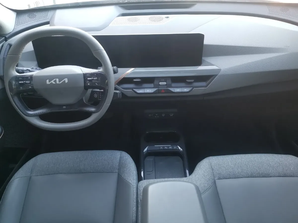 2024 Kia EV5 BEV 64.2KWH,autocango,china used car exporter,china ev exporter,chinese used car exporter,chinese used ev exporter