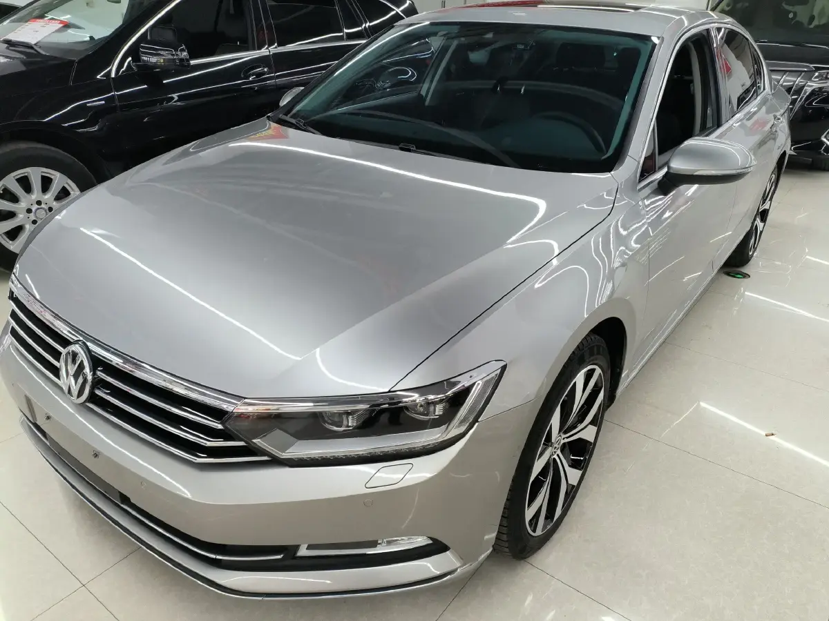 2017 Volkswagen Magotan 2.0T 220HP L4 7DCT
