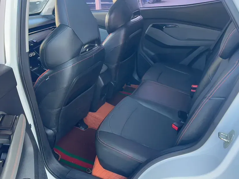 2020 BaoJun RS-3 1.5L 99HP L4 6MT,autocango,china used car exporter,china ev exporter,chinese used car exporter,chinese used ev exporter