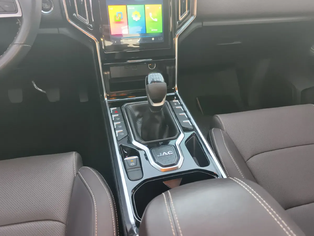 2021 JAC Hunter 2.0T 150HP L4 6MT,autocango,china used car exporter,china ev exporter,chinese used car exporter,chinese used ev exporter