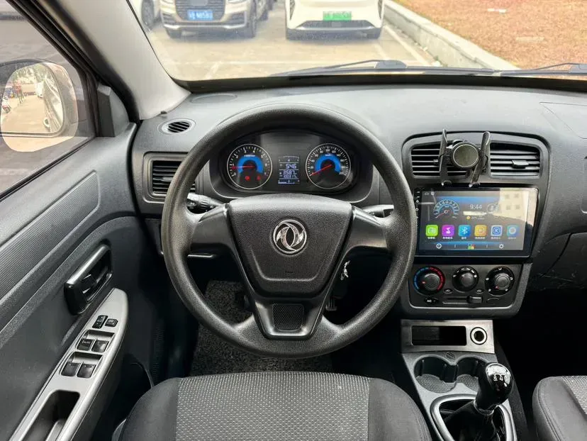 2014 DongFeng Fengon Fengon 330 1.5L 109HP L4 5MT,autocango,china used car exporter,china ev exporter,chinese used car exporter,chinese used ev exporter