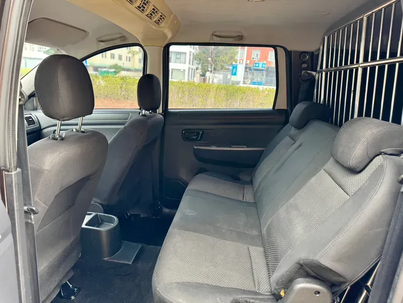 2014 DongFeng Fengon Fengon 330 1.5L 109HP L4 5MT,autocango,china used car exporter,china ev exporter,chinese used car exporter,chinese used ev exporter