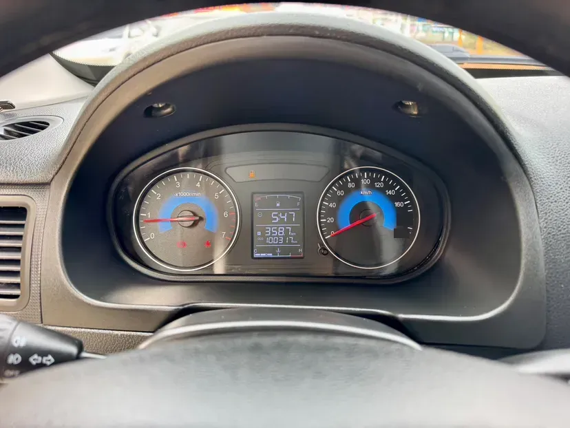 2014 DongFeng Fengon Fengon 330 1.5L 109HP L4 5MT,autocango,china used car exporter,china ev exporter,chinese used car exporter,chinese used ev exporter