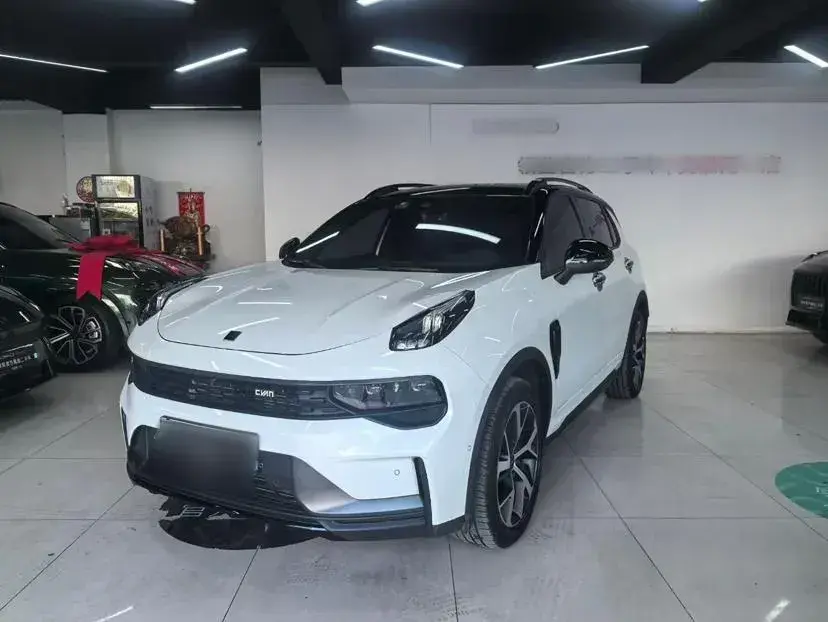 2021 LYNK&CO 01 New Energy 1.5T 180HP L3 7DCT PHEV 17.7KWH
