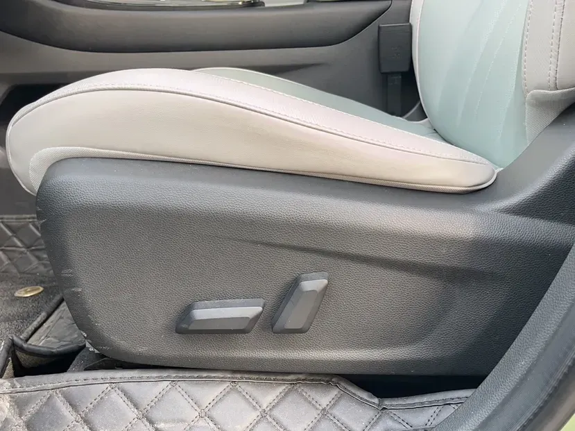 2023 Venucia Grand V DD-i 1.5T 163HP L4 E-CVT PHEV 18.4KWH,autocango,china used car exporter,china ev exporter,chinese used car exporter,chinese used ev exporter