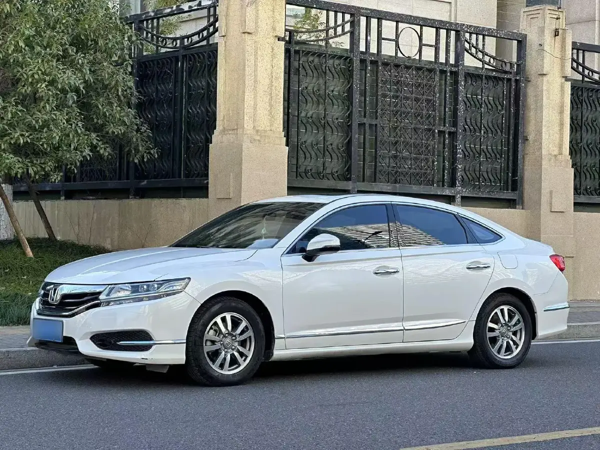 2017 Honda Spirior 2.0L 155HP L4 CVT