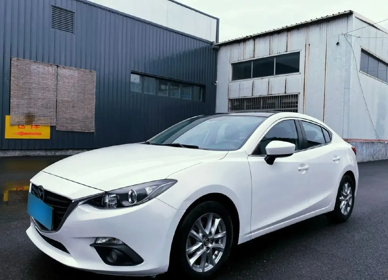 2016 Mazda 3 Axela 1.5L 117HP L4 6AT