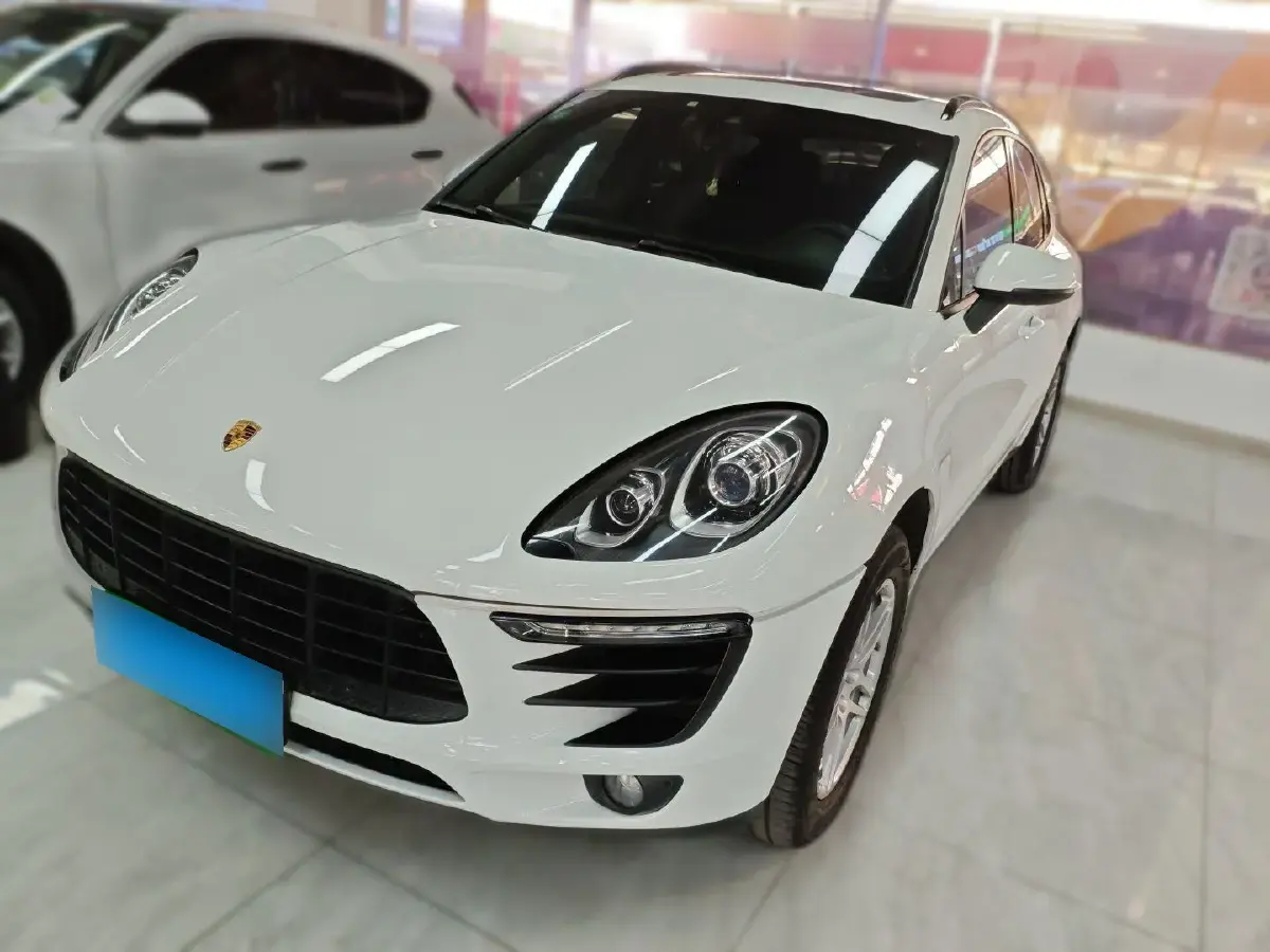 2017 Porsche Macan 2.0T 252HP L4 7DCT