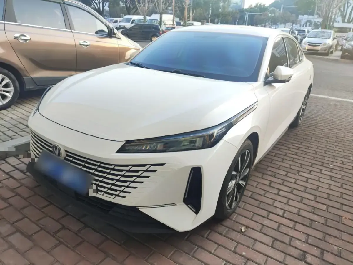 2023 ChangAn Lamore 1.5T 170HP L4 7DCT