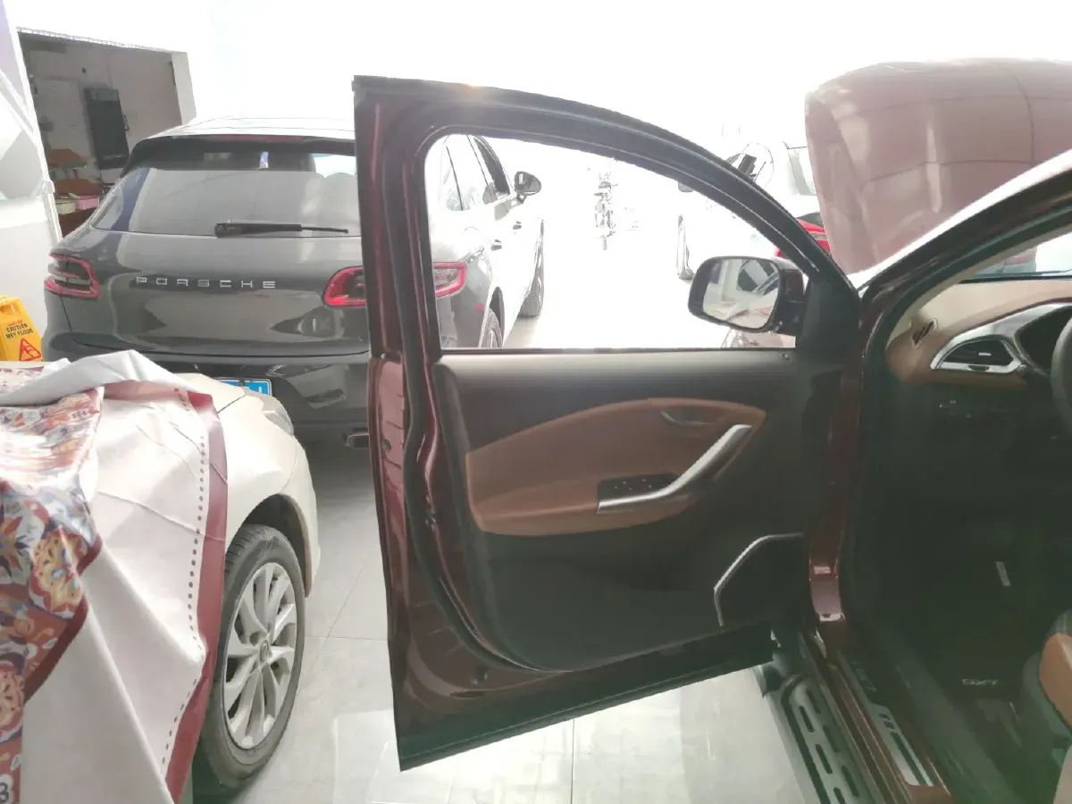 2015 Soueast DX7 1.5T 156HP L4 5AT,autocango,china used car exporter,china ev exporter,chinese used car exporter,chinese used ev exporter