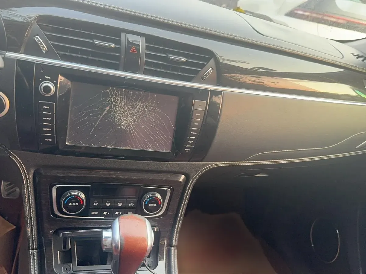 2015 Zotye T600 2.0T 190HP L4 6DCT,autocango,china used car exporter,china ev exporter,chinese used car exporter,chinese used ev exporter