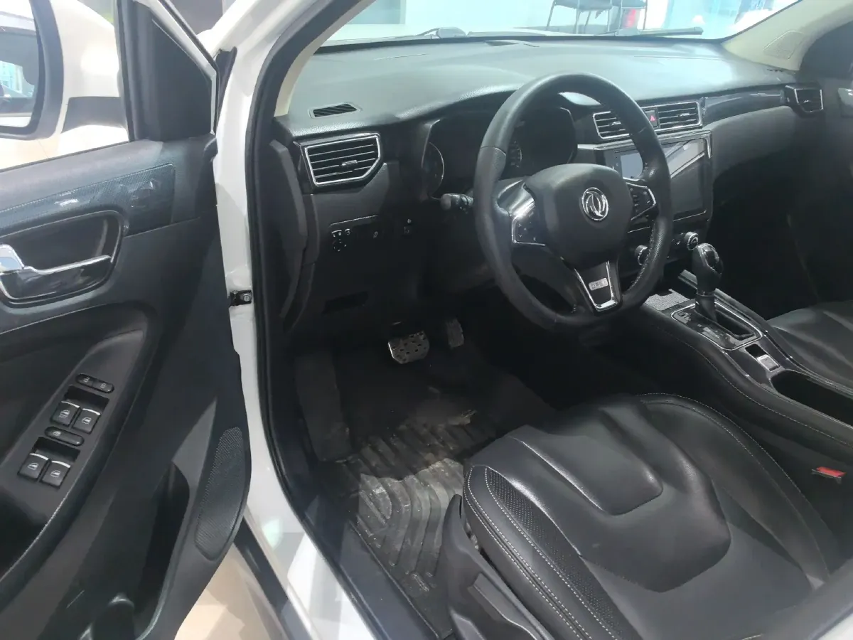 2017 DongFeng Fengon Fengon 580 1.5T 150HP L4 CVT,autocango,china used car exporter,china ev exporter,chinese used car exporter,chinese used ev exporter