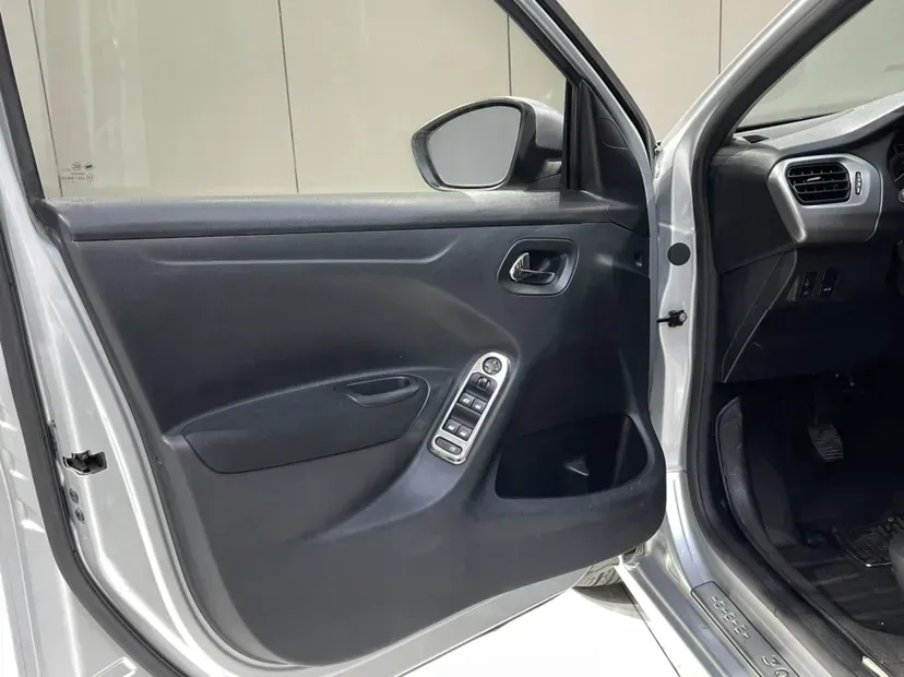 2014 Peugeot 301 1.6L 117HP L4 5MT,autocango,china used car exporter,china ev exporter,chinese used car exporter,chinese used ev exporter