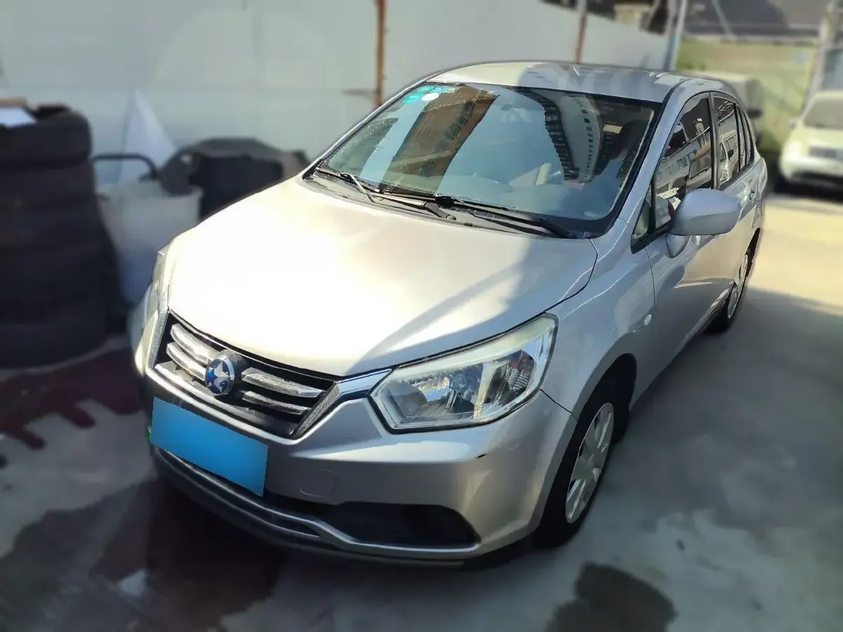 2015 Venucia D50 1.6L 117HP L4 5MT