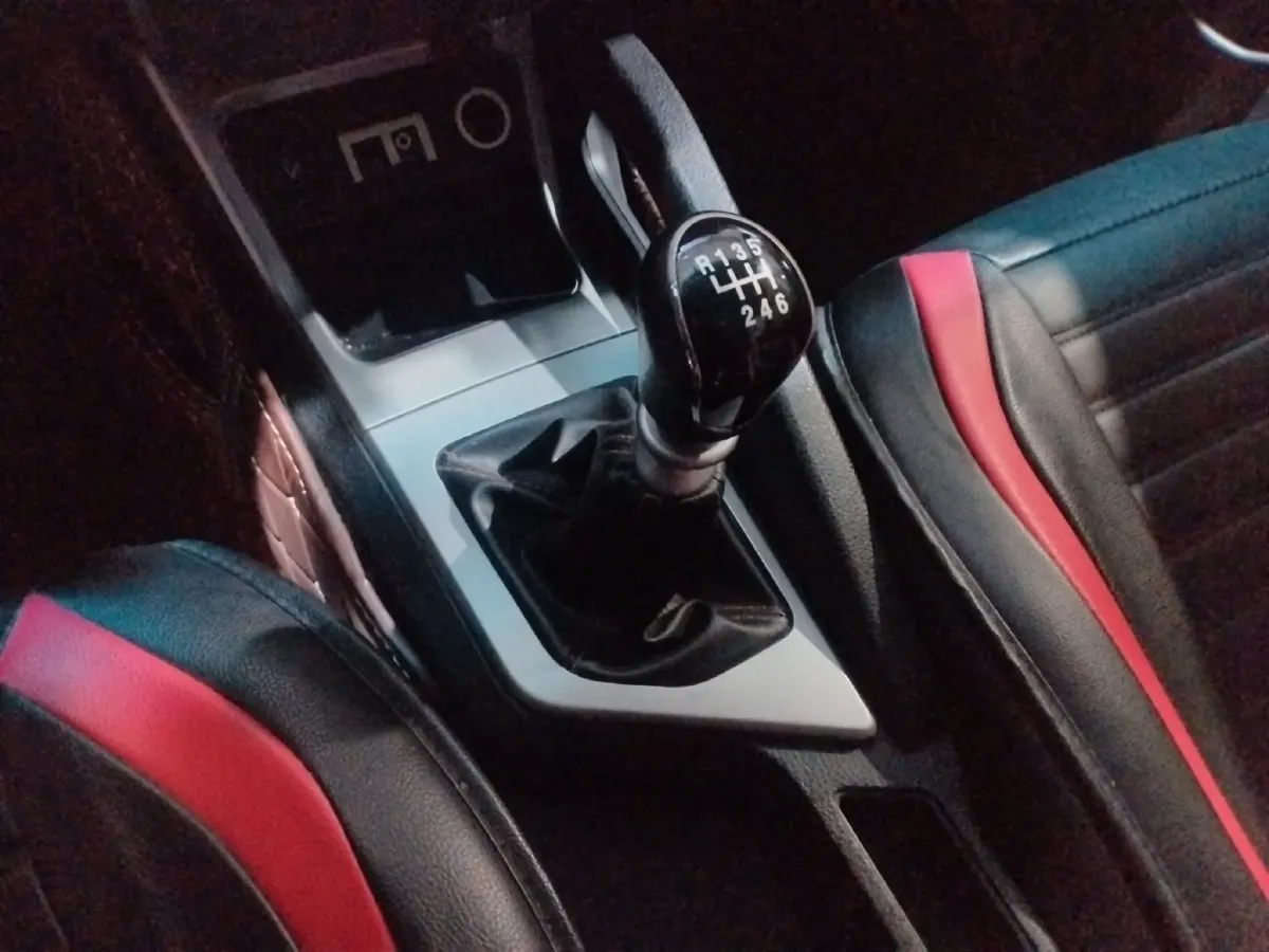 2014 JAC Refine S3 1.5L 113HP L4 6MT,autocango,china used car exporter,china ev exporter,chinese used car exporter,chinese used ev exporter