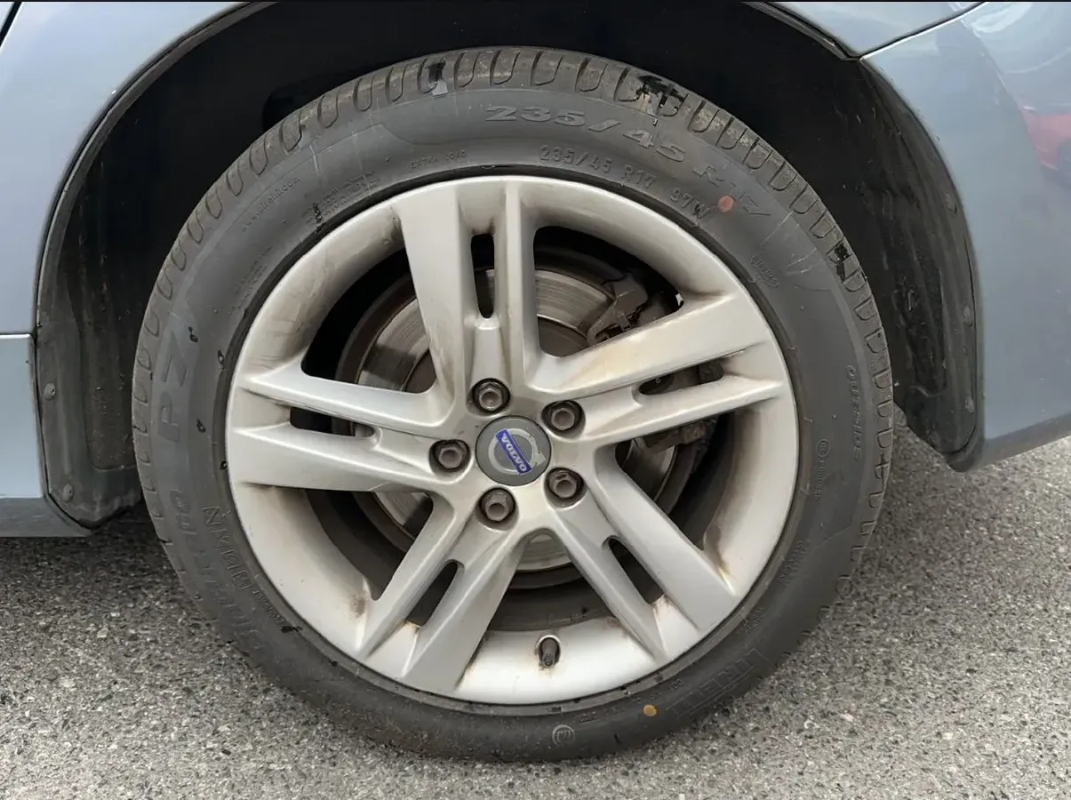 2017 Volvo V60 2.0T 245HP L4 8AT,autocango,china used car exporter,china ev exporter,chinese used car exporter,chinese used ev exporter