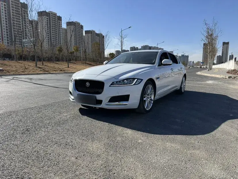 2020 Jaguar XFL 2.0T 250HP L4 8AT