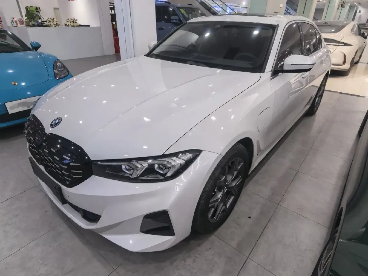 2024 BMW i3 BEV 70KWH