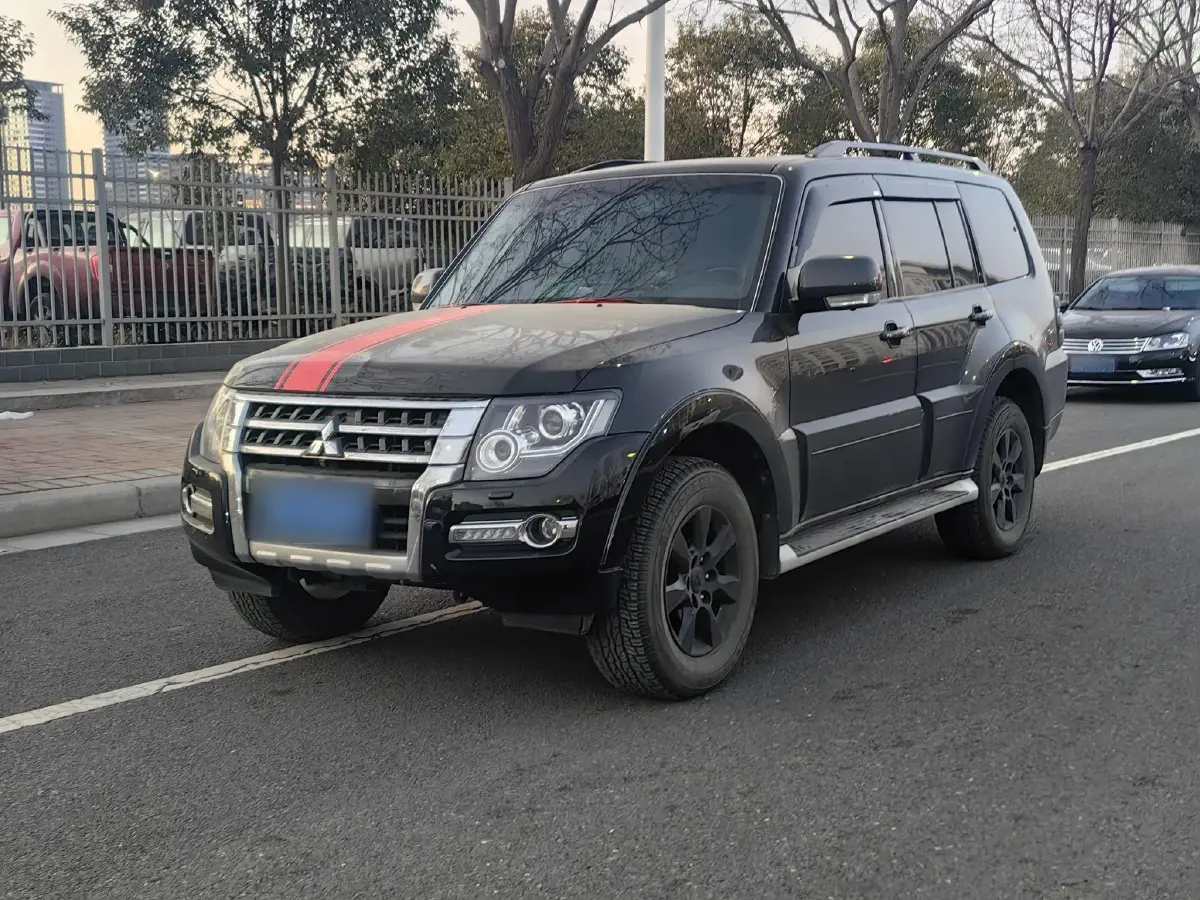 2015 Mitsubishi Pajero 3.0L 177HP V6 5AT