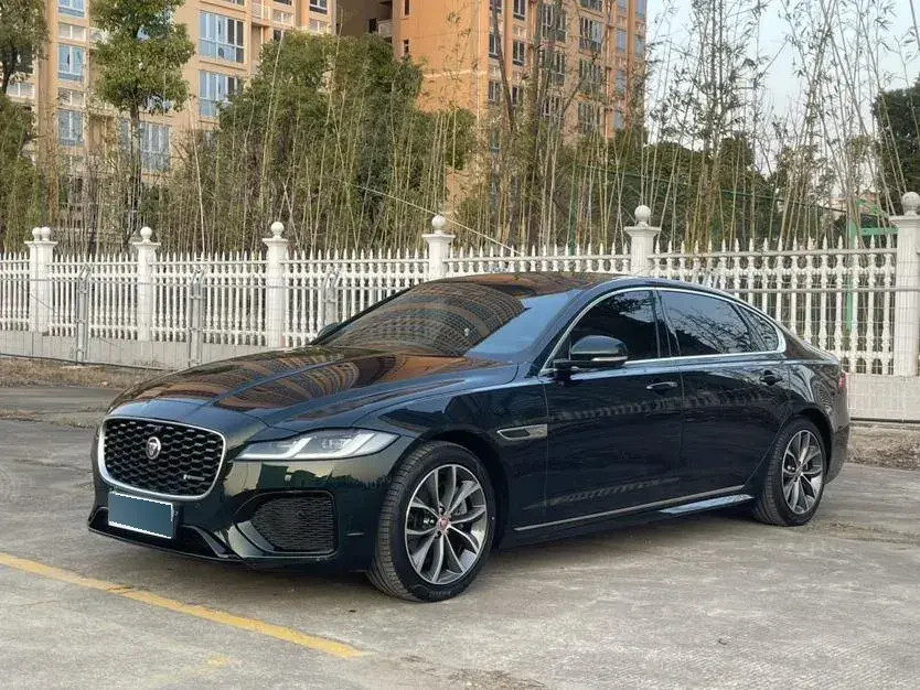 2022 Jaguar XFL 2.0T 250HP L4 8AT