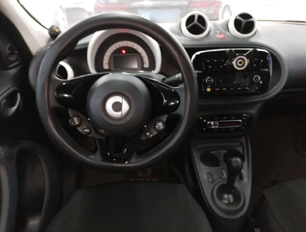2016 Smart smart forfour 1.0L 71HP L3 6DCT,autocango,china used car exporter,china ev exporter,chinese used car exporter,chinese used ev exporter