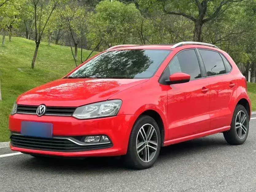 2016 Volkswagen Polo 1.6L 110HP L4 6AT