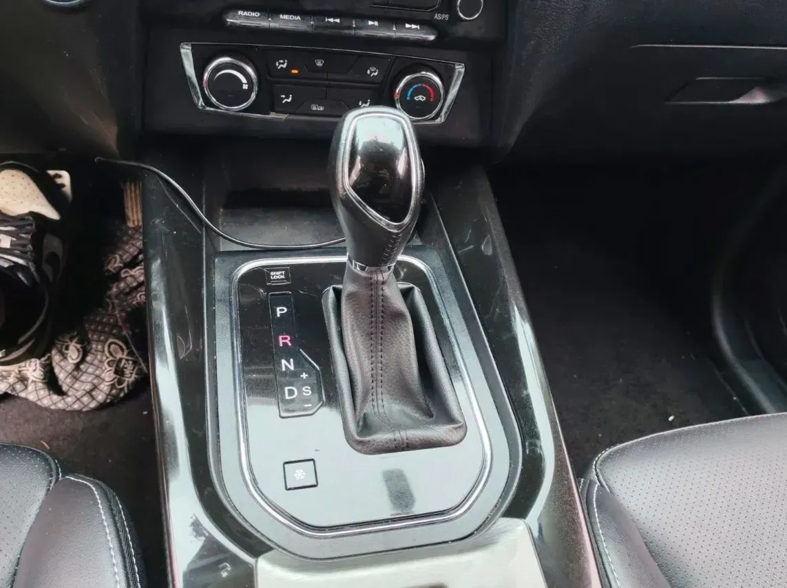 2018 DongFeng Fengon Fengon S560 1.8L 139HP L4 CVT,autocango,china used car exporter,china ev exporter,chinese used car exporter,chinese used ev exporter