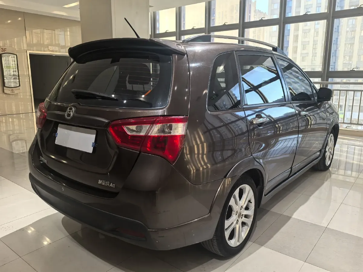 2015 Suzuki Liana A6 1.4L 101HP L4 5MT,autocango,china used car exporter,china ev exporter,chinese used car exporter,chinese used ev exporter