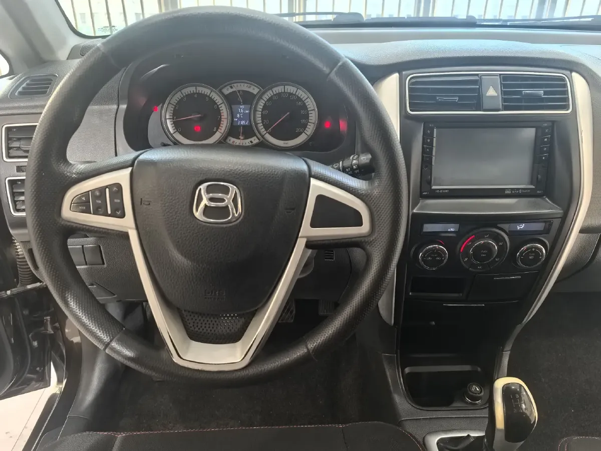 2015 Suzuki Liana A6 1.4L 101HP L4 5MT,autocango,china used car exporter,china ev exporter,chinese used car exporter,chinese used ev exporter
