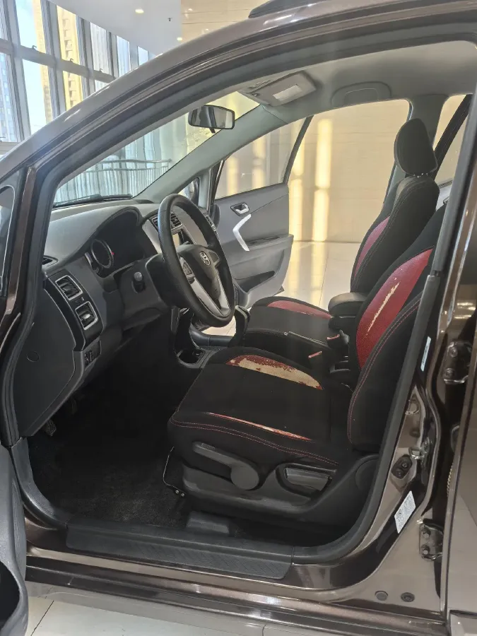 2015 Suzuki Liana A6 1.4L 101HP L4 5MT,autocango,china used car exporter,china ev exporter,chinese used car exporter,chinese used ev exporter