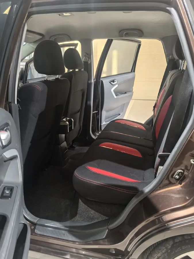 2015 Suzuki Liana A6 1.4L 101HP L4 5MT,autocango,china used car exporter,china ev exporter,chinese used car exporter,chinese used ev exporter