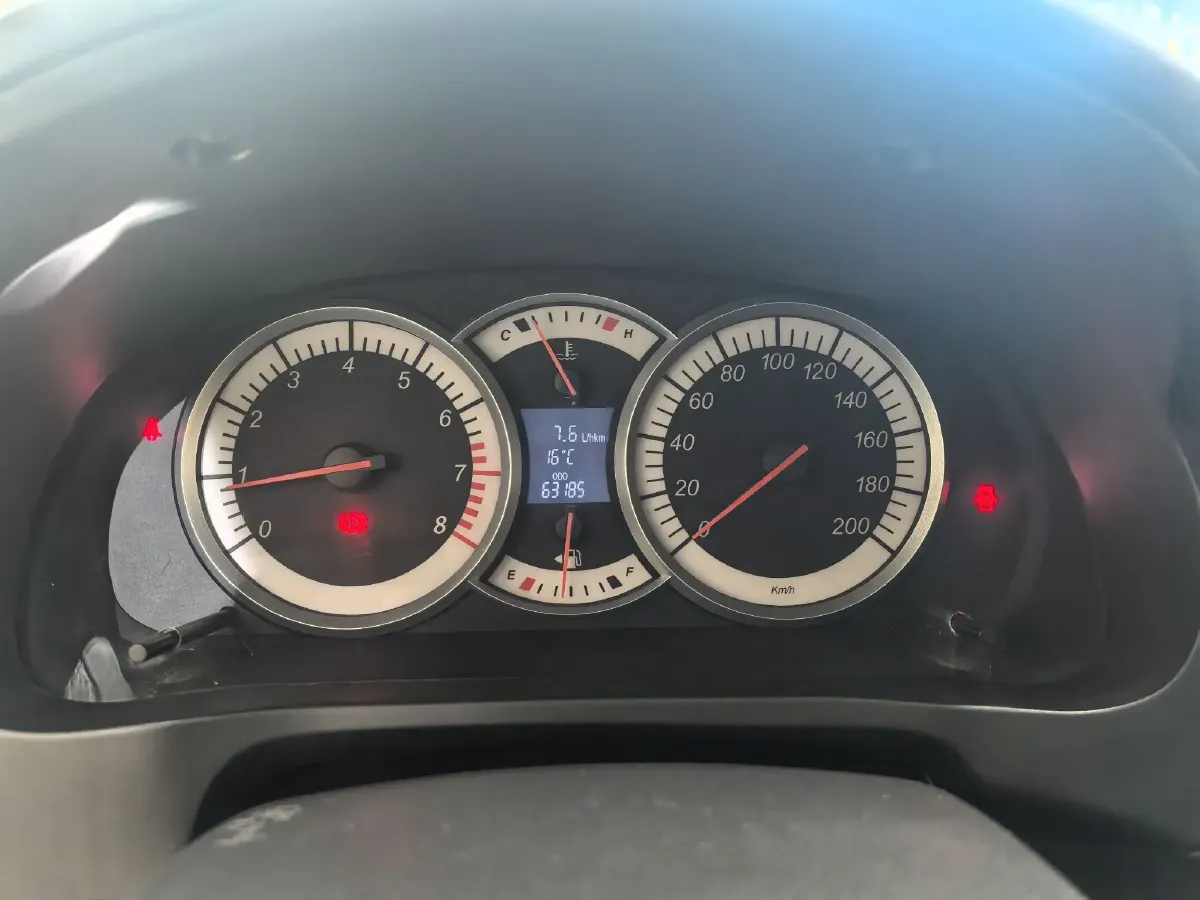 2015 Suzuki Liana A6 1.4L 101HP L4 5MT,autocango,china used car exporter,china ev exporter,chinese used car exporter,chinese used ev exporter