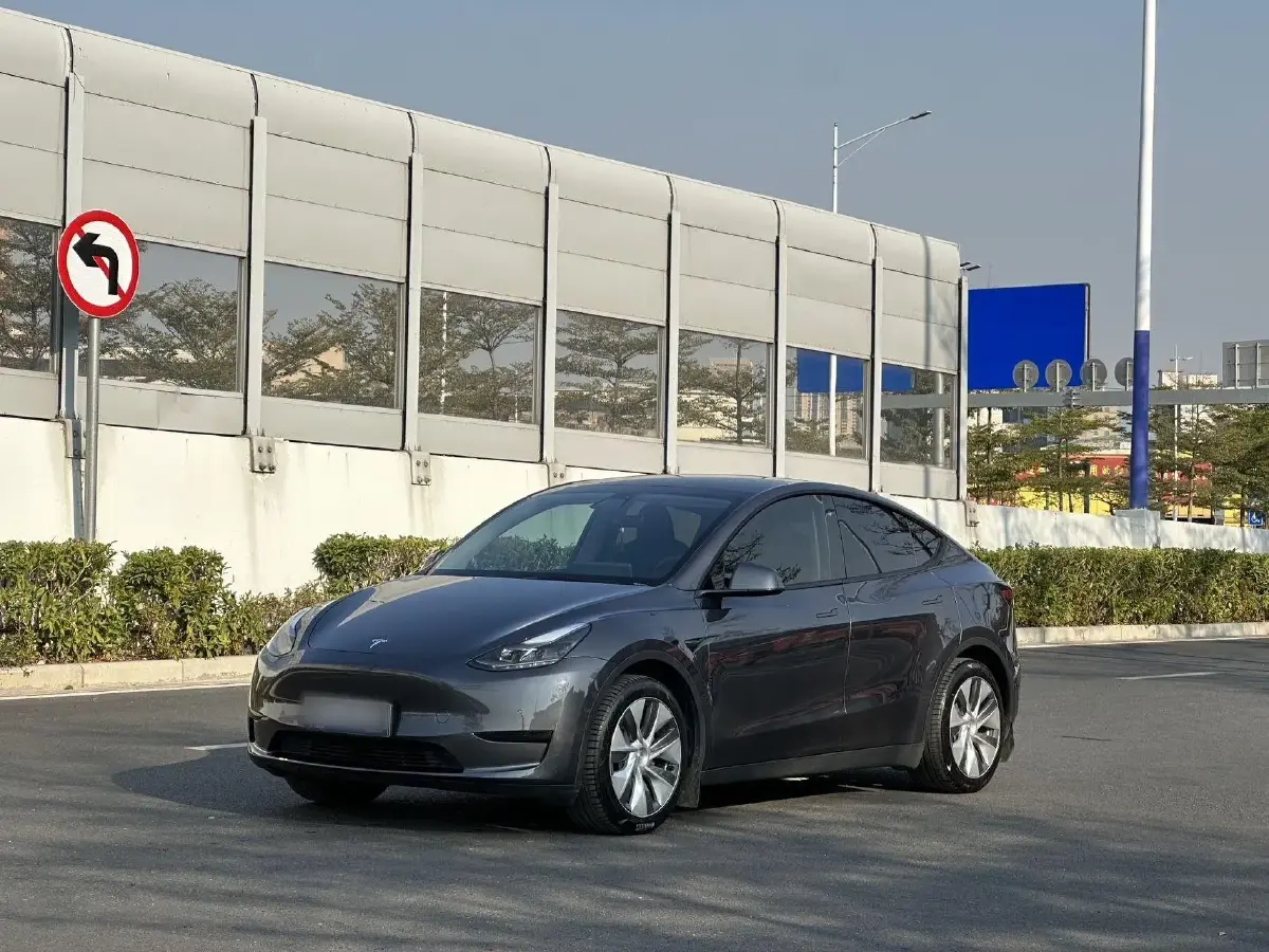 2022 Tesla Model Y BEV 60KWH