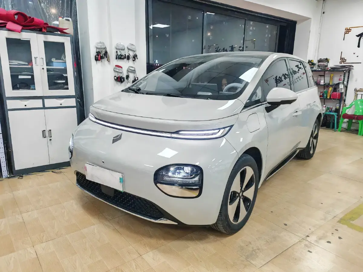 2023 BaoJun Cloud BEV 50.6KWH